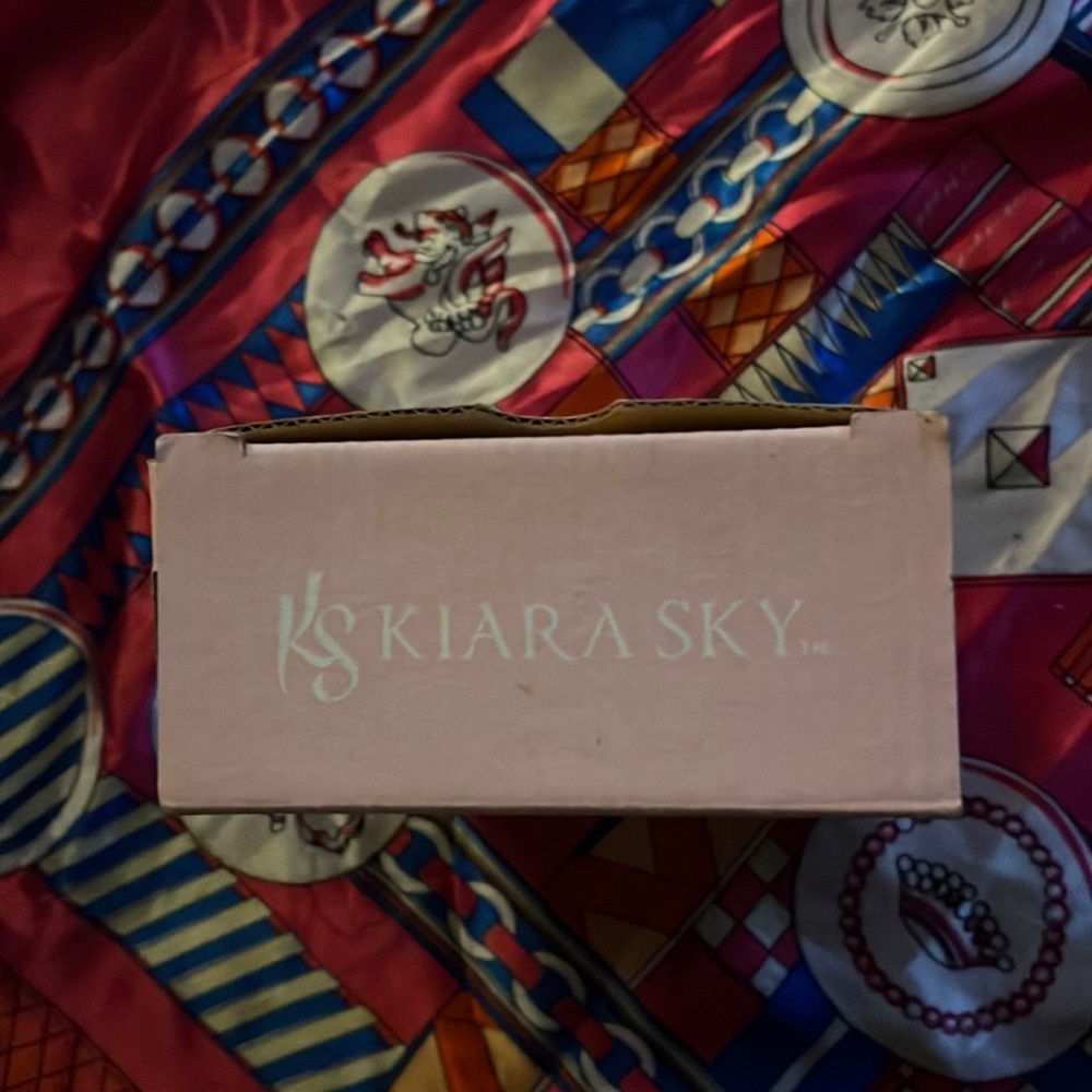 Kiara Sky Monomer
